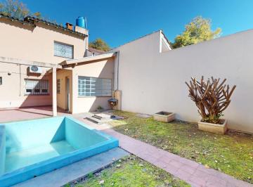 Casa · 146m² · 6 Ambientes · 1 Cochera · Casa en Venta Florencio Varela 6 Ambientes Parque