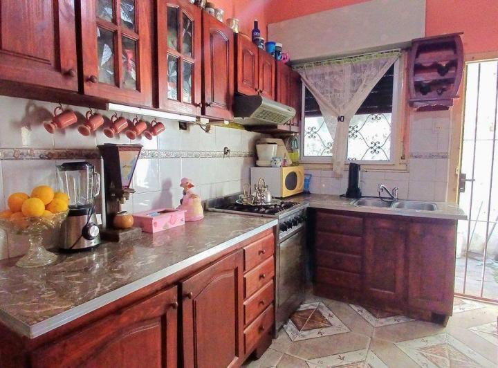 Casa · 85m² · 4 Ambientes · 2 Cocheras