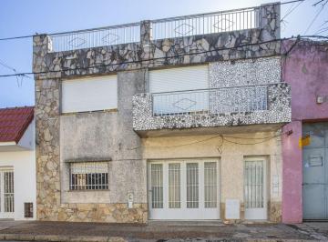 Casa · 257m² · 8 Ambientes · 1 Cochera · Oportunidad Venta 2 Casas con Ingresos Idep.