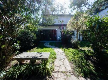 Casa · 159m² · 5 Ambientes · 1 Cochera · Venta Casa 5 Amb en Saenz Peña con Garage y Parque