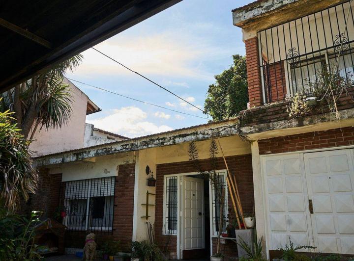 Casa · 100m² · 6 Ambientes · 2 Cocheras