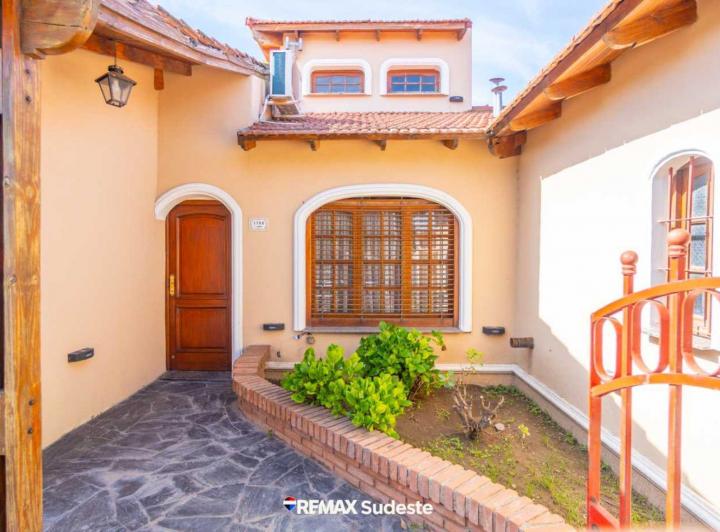 Casa · 142m² · 4 Ambientes · 1 Cochera