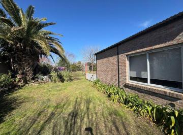 Casa · 70m² · 3 Ambientes · 1 Cochera · Casa en Venta en Ocampo con Patio
