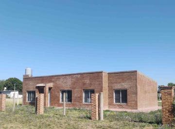 Casa · 106m² · 5 Ambientes · Casa a Estrenar en Venta Manuel Ocampo con Pileta