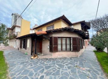 Casa · 207m² · 5 Ambientes · 1 Cochera · Casa en Venta 5 Amb Playa Necochea