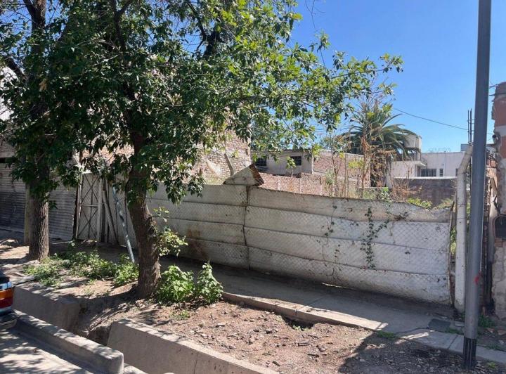 Terreno · 240m²