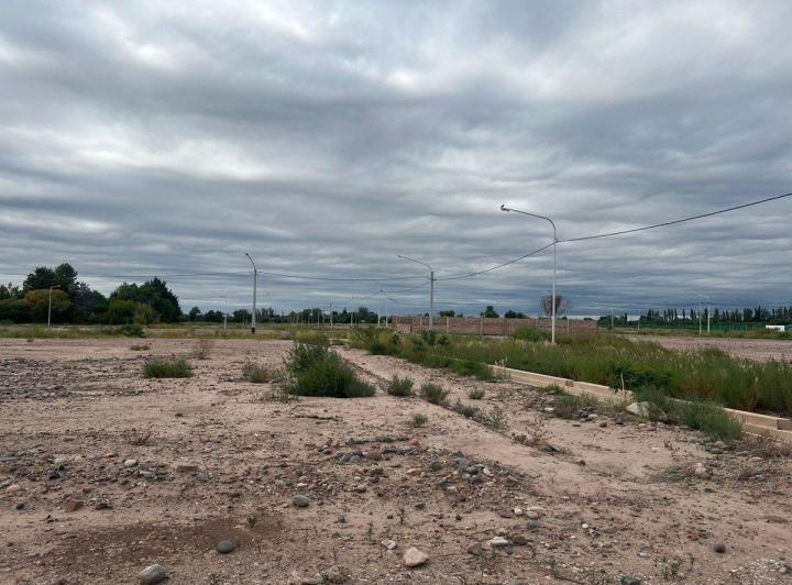 Terreno · 301m²