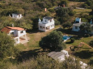 Casa · 231m² · 8 Ambientes · 4 Cocheras · Complejo 4 Cabañas Los Molles