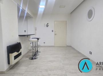Departamento · 55m² · 2 Ambientes · Alquiler Departamento 2 Ambientes en Banfield Centro