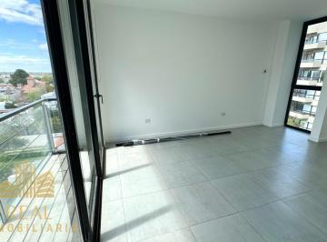 Departamento · 50m² · 2 Ambientes · Alquiler Departamento un Dormitorio con Balcón en Cipolletti