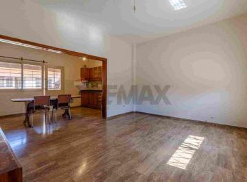 Casa · 130m² · 6 Ambientes · Venta Casa Multifamiliar Patio Terraza La Tablada