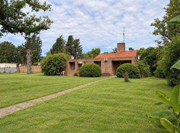Casa de 3 ambientes, Funes · Casa a Reciclar de 2 Dorm. en Lote de 1.233 m² en Funes