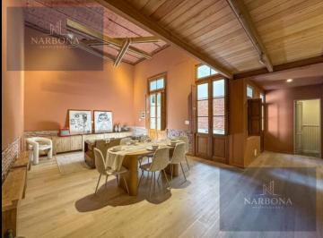Casa · 138m² · 5 Ambientes · Casa de Pasillo de 3 Dorm. con Patio, Terraza, Parrillero y Piscina en Barrio Lourdes