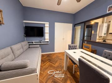 Departamento · 40m² · 2 Ambientes · Departamento de Dos Ambientes a La Calle con Balcón, Zona Plaza Colón