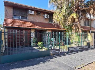 Casa · 103m² · 4 Ambientes · 2 Cocheras · Casa Duplex 4 Ambientes Venta Lomas Apta Credito