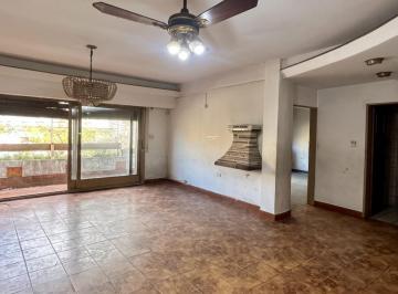 Casa · 200m² · 3 Ambientes · Venta - Departamento 3amb C/local. - Sanabria 1200