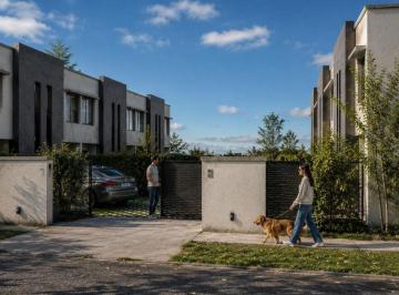 Casa de 3 ambientes, Funes · Casa en Venta de 2 Dorm. en Condominio Finca Azul, Paseo del Norte