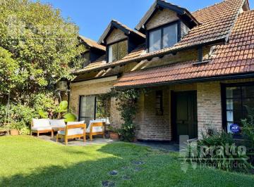 Casa · 200m² · 5 Ambientes · 2 Cocheras · Casa en Venta en Victoria - Excelente Estado!