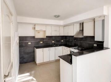 Departamento de 4 ambientes, Quilmes · Departamento de 4 Ambientes con 2 Cocheras en Alquiler
