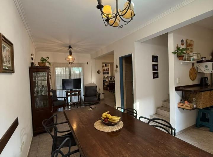 Casa · 120m² · 6 Ambientes · 1 Cochera