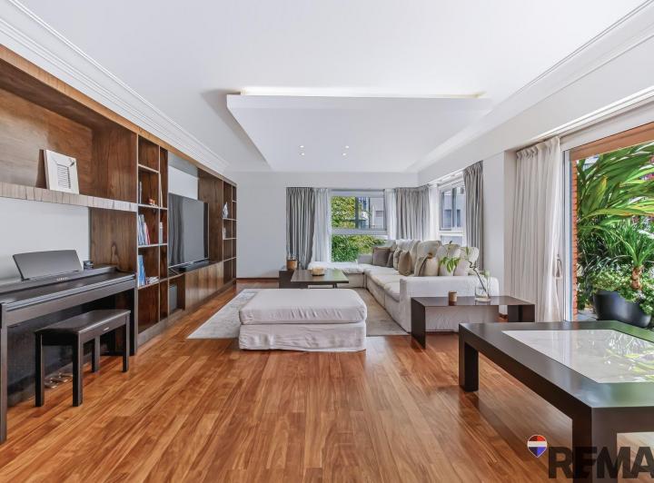 Departamento · 220m² · 5 Ambientes · 2 Cocheras