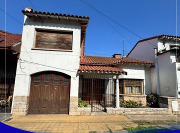 Casa de 6 ambientes, La Matanza · Casa en Venta en Ramos Mejia