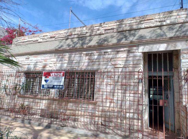 Casa · 224m² · 5 Ambientes · 5 Cocheras