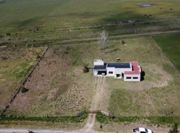 Casa de 4 ambientes, Brandsen · Casa Moderna Sobre 6.184 m² en Malvinas I. Coronel Brandsen Buenos Aires.