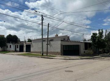 Casa · 140m² · 4 Ambientes · 3 Cocheras · Venta - Casa 3 Dorm. - 156 m² - A. Comedero