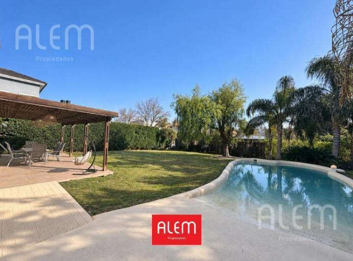 Casa · 180m² · 6 Ambientes · 1 Cochera