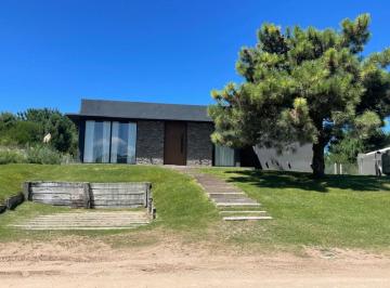 Casa de 7 ambientes, Costa Esmeralda · Ecuestre 286 P/13 Pax C/ Pileta