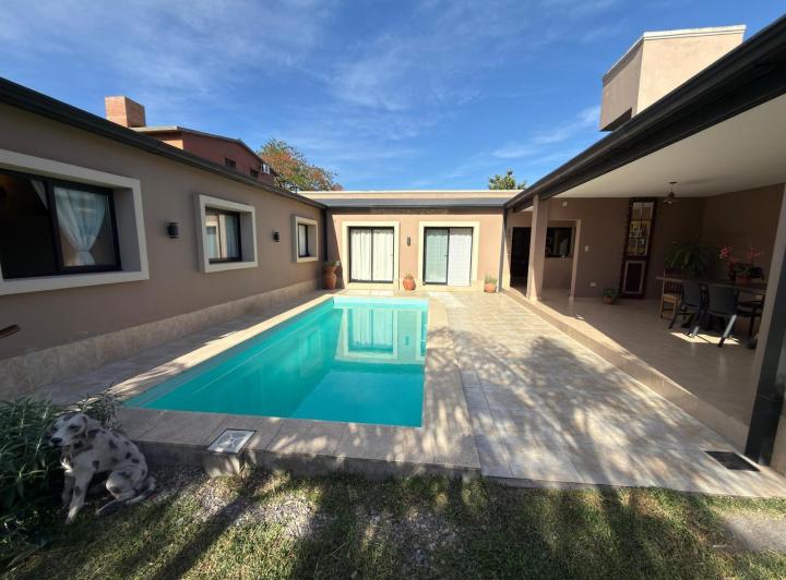 Casa · 152m² · 6 Ambientes · 1 Cochera