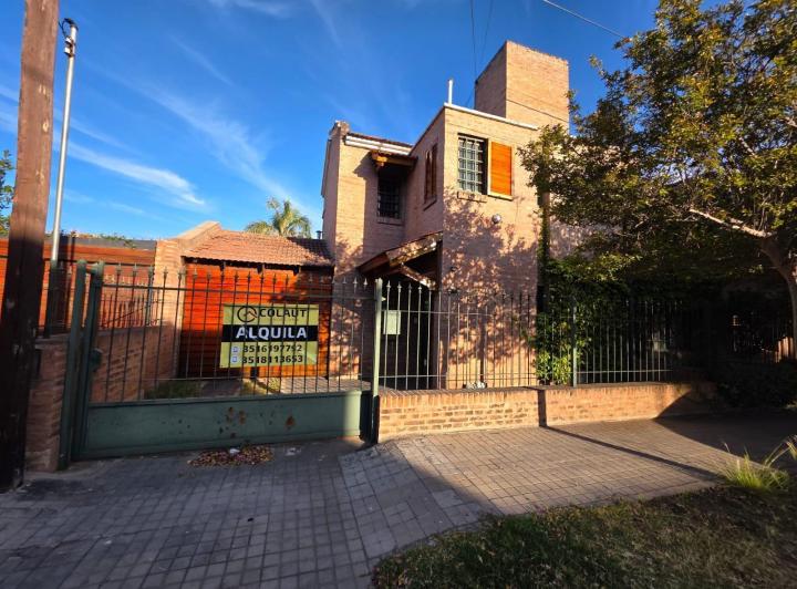 Casa · 105m² · 4 Ambientes · 1 Cochera