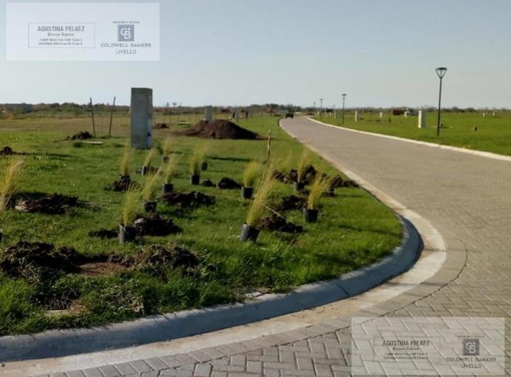 Terreno · 678m²