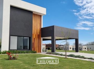 Casa · 209m² · 4 Ambientes · Prados del Oeste Casa en Venta