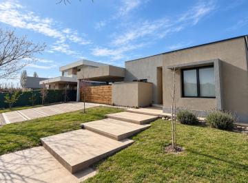 Casa de 4 ambientes, Carrodilla · Venta Casa Gran Boedo Apta Credito