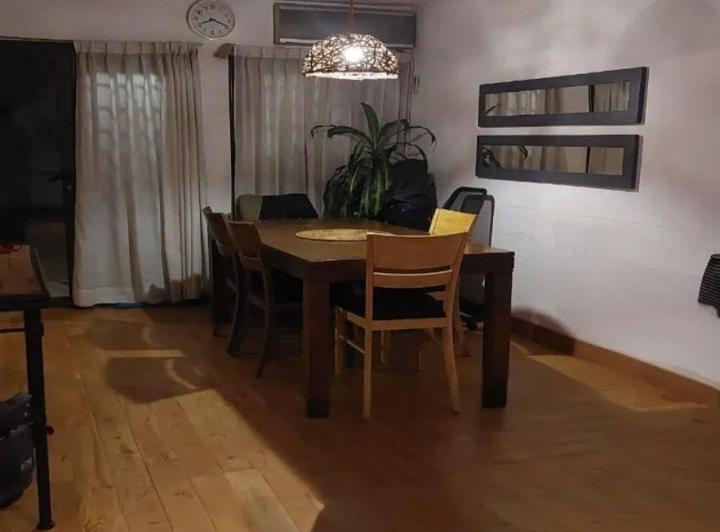 Casa · 120m² · 4 Ambientes · 2 Cocheras