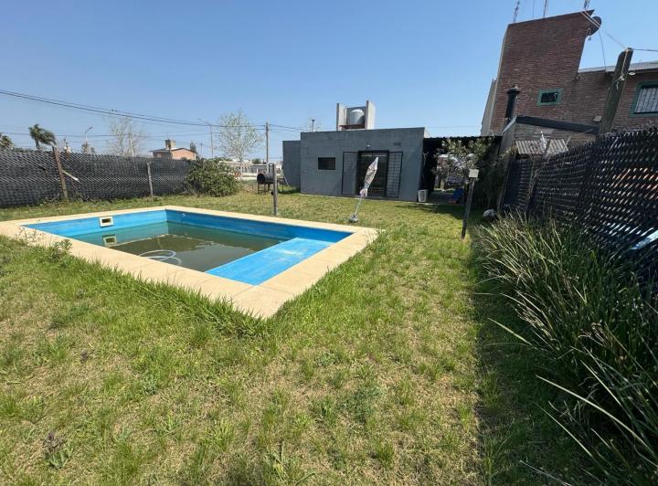 Casa · 75m² · 4 Ambientes · 2 Cocheras