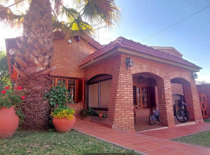 Casa · 175m² · 6 Ambientes · 1 Cochera