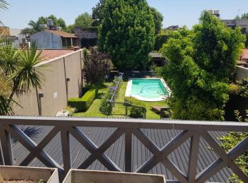 Casa · 325m² · 5 Ambientes · 3 Cocheras · Casa en Lanus - Venta 5 Ambientes
