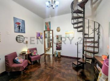 Casa · 108m² · 3 Ambientes · 1 Cochera · Venta PH 3 Ambientes Reciclado con Cochera Apto Credito