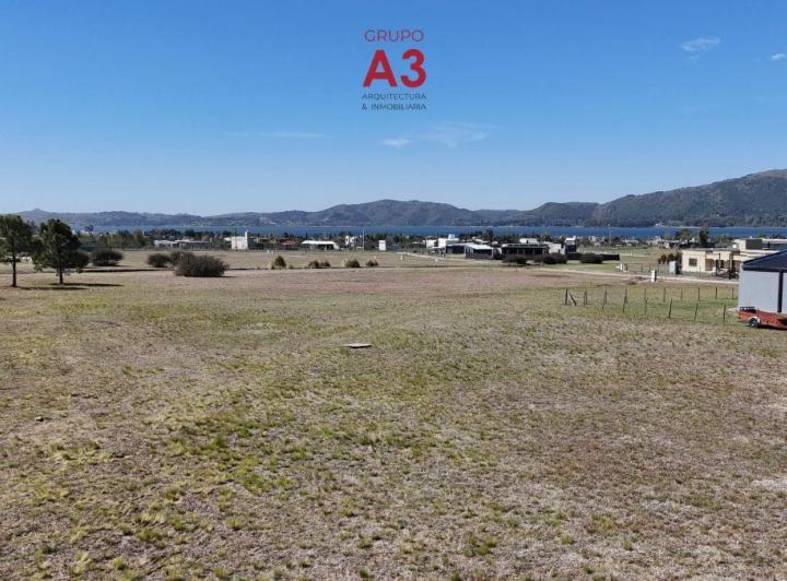 Terreno · 1300m²