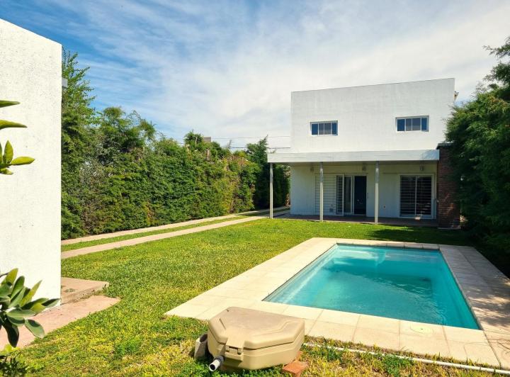 Casa · 132m² · 5 Ambientes · 3 Cocheras
