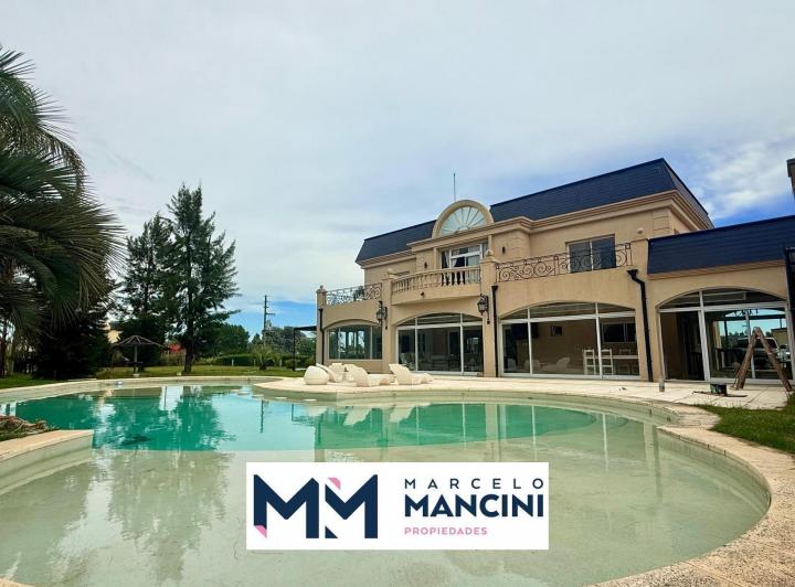 Casa · 375m² · 6 Ambientes · 7 Cocheras