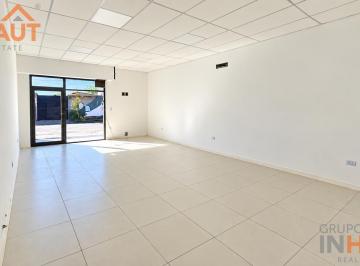 Local comercial · 43m² · 1 Ambiente · 2 Cocheras · Alquiler de Local Comercial en Neuquen Capital