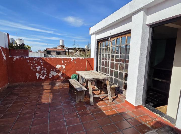 Casa · 196m² · 5 Ambientes · 2 Cocheras