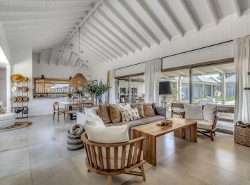 Casa · 157m² · 5 Ambientes · 2 Cocheras · Casa Alquiler Temporal Pinar del Faro Jose Ignacio