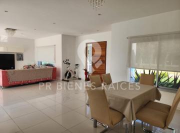 Casa · 181m² · 4 Ambientes · Casa en Alquiler en Barrio Don Joaquin