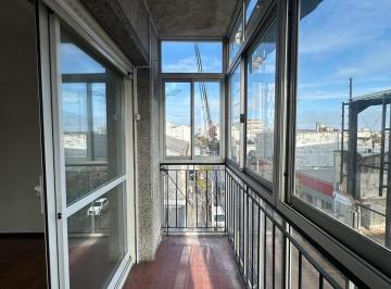 Departamento · 60m² · 3 Ambientes · Departamento Tres Ambientes Al Frente en Barrio San Juan