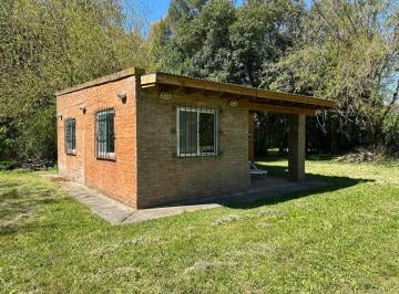 Quinta vacacional · 40m² · 3 Ambientes · 5 Cocheras · Casa Quinta en Venta con Pileta en Exaltacion de La Cruz